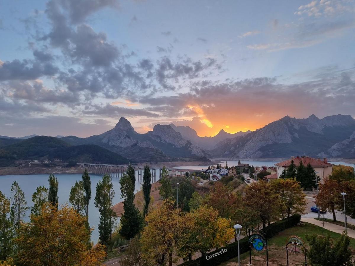 Hostal Sainz Riaño Zewnętrze zdjęcie