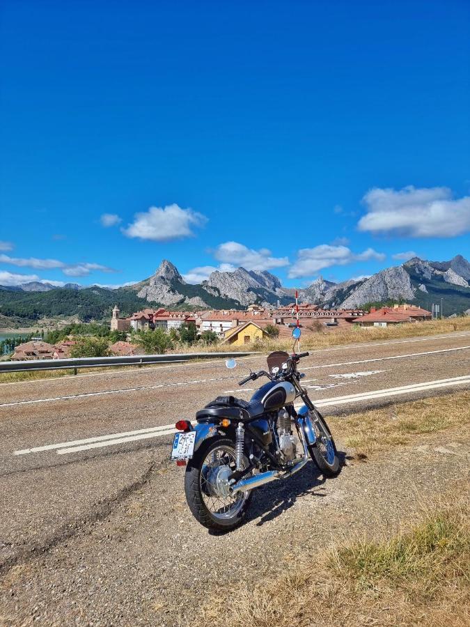 Hostal Sainz Riaño Zewnętrze zdjęcie