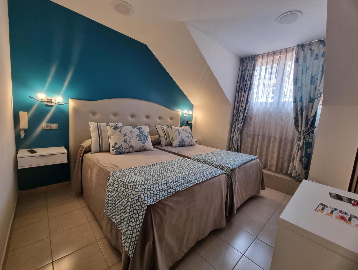 Hostal Sainz Riaño Zewnętrze zdjęcie
