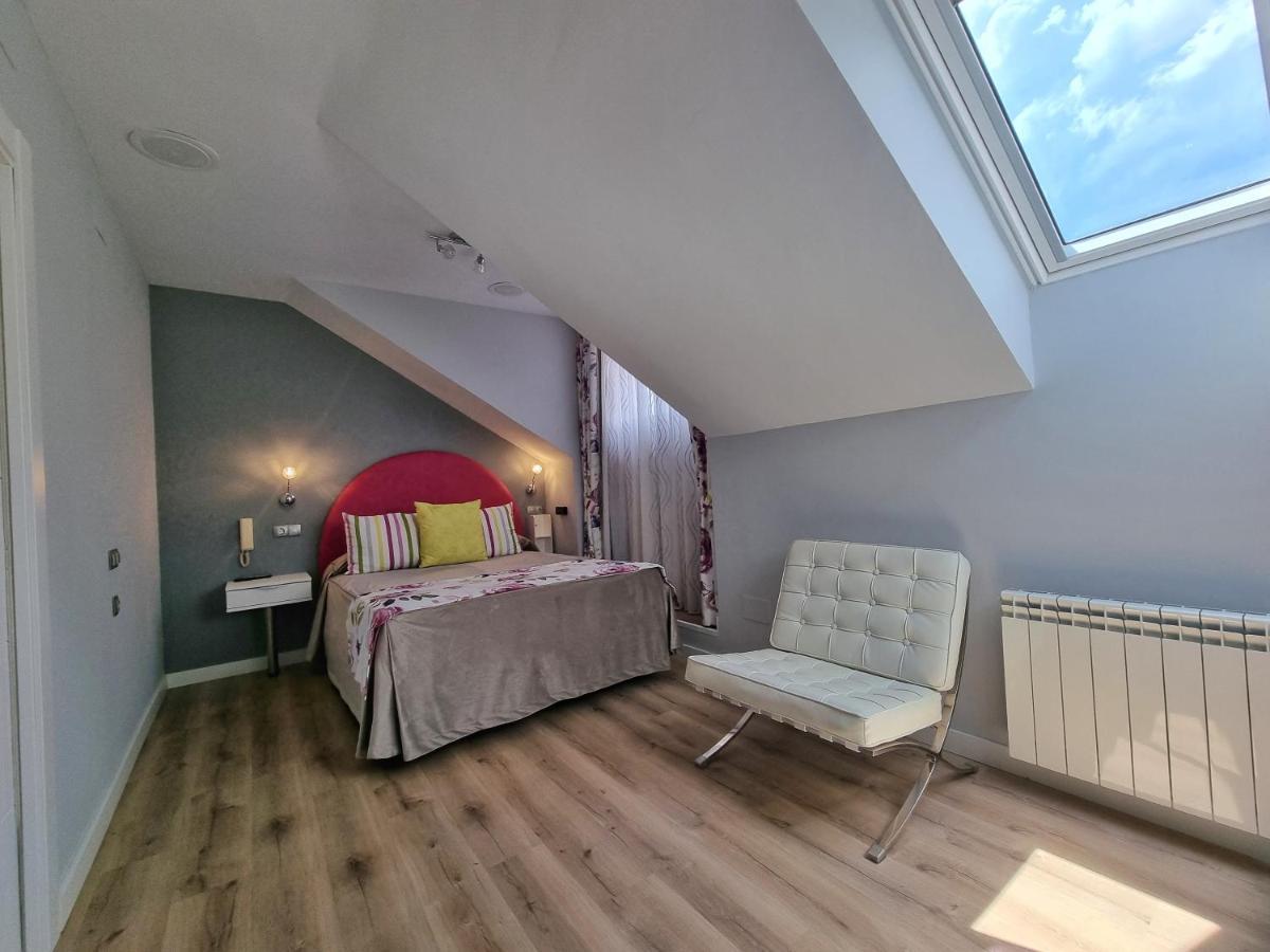 Hostal Sainz Riaño Zewnętrze zdjęcie