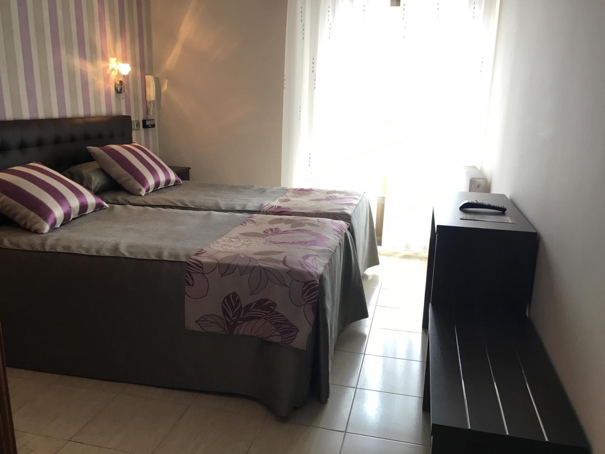 Hostal Sainz Riaño Zewnętrze zdjęcie