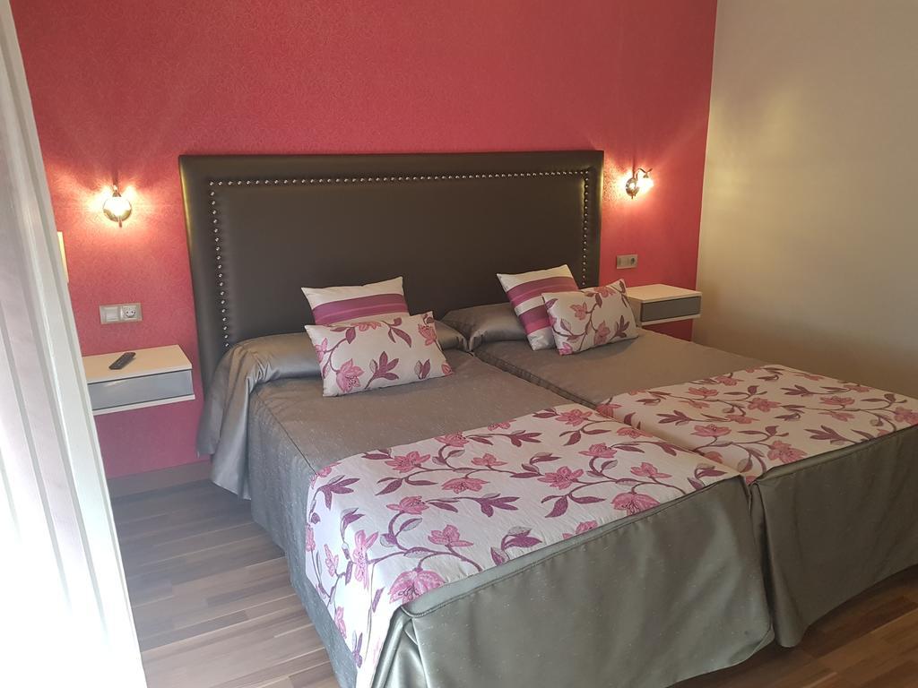 Hostal Sainz Riaño Zewnętrze zdjęcie